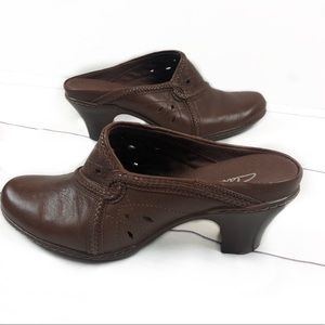 Clarks Brown Leather Shoes Slip On Heels Size 9